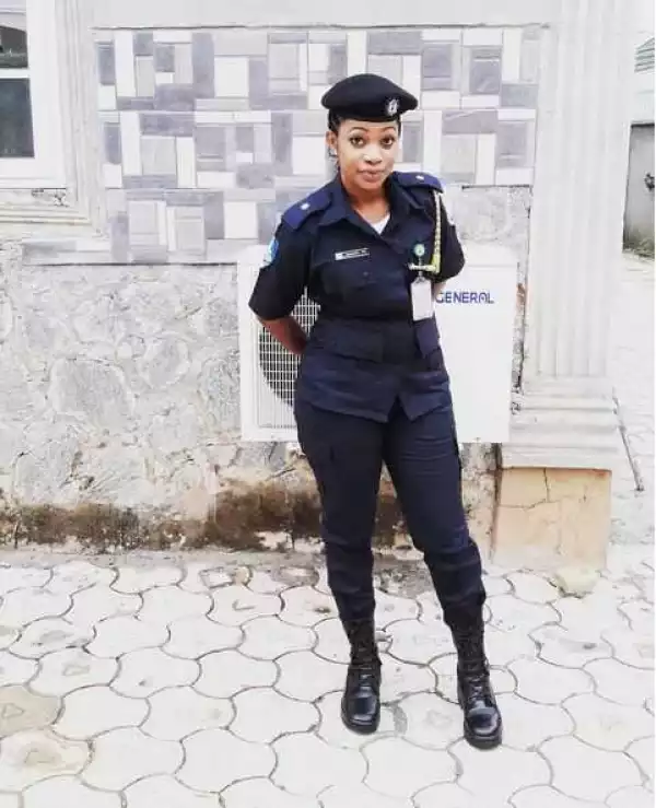 Meet the Pretty Female Nigerian Firefighter Who is Making Men Go Gaga (Photos)
